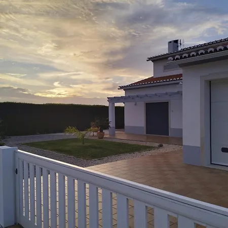 Andorinha With Private Pool In A Quiet Area