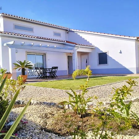 Andorinha With Private Pool In A Quiet Area Villa *
