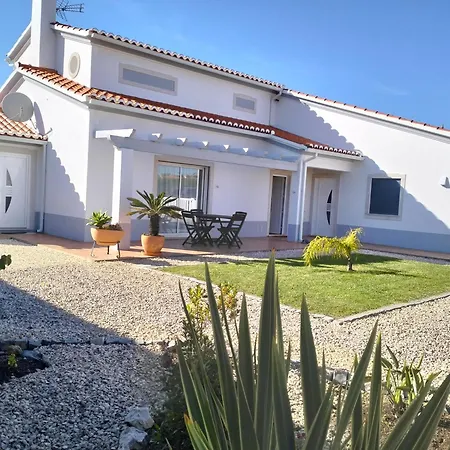 Andorinha With Private Pool In A Quiet Area Villa *