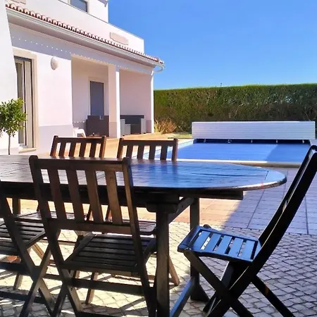 Andorinha With Private Pool In A Quiet Area Villa