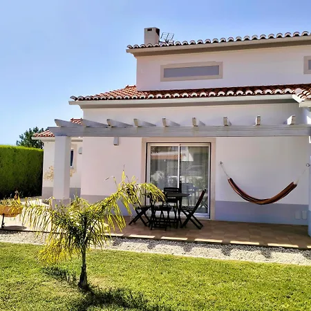 Andorinha With Private Pool In A Quiet Area Villa *