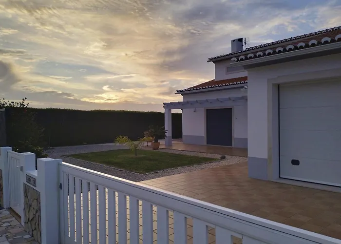 Andorinha With Private Pool In A Quiet Area